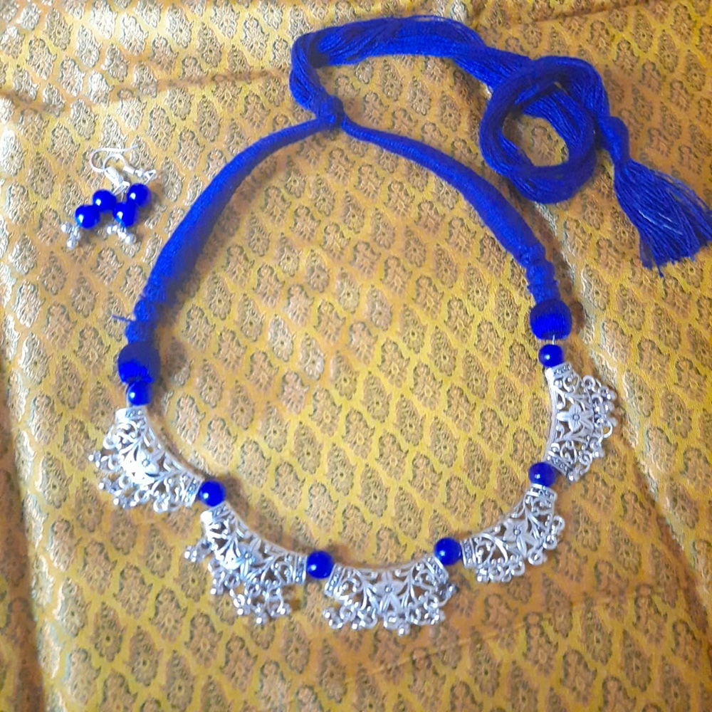  BLUE BEADS AND FILIGREE SILVER ALLOY NECKLACE AND EARRING SET